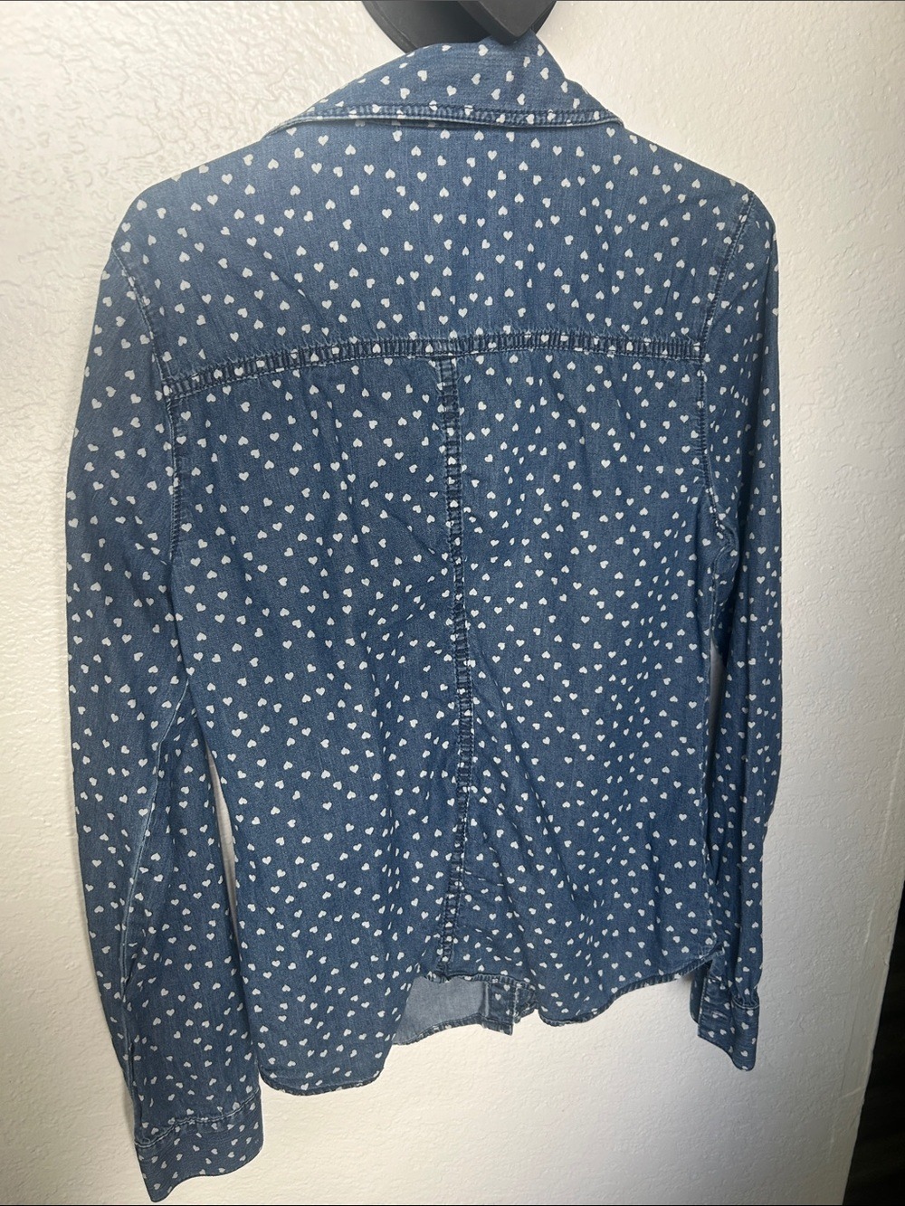LC Lauren Conrad Blue Denim Heart Print Shirt - Picture 4 of 4